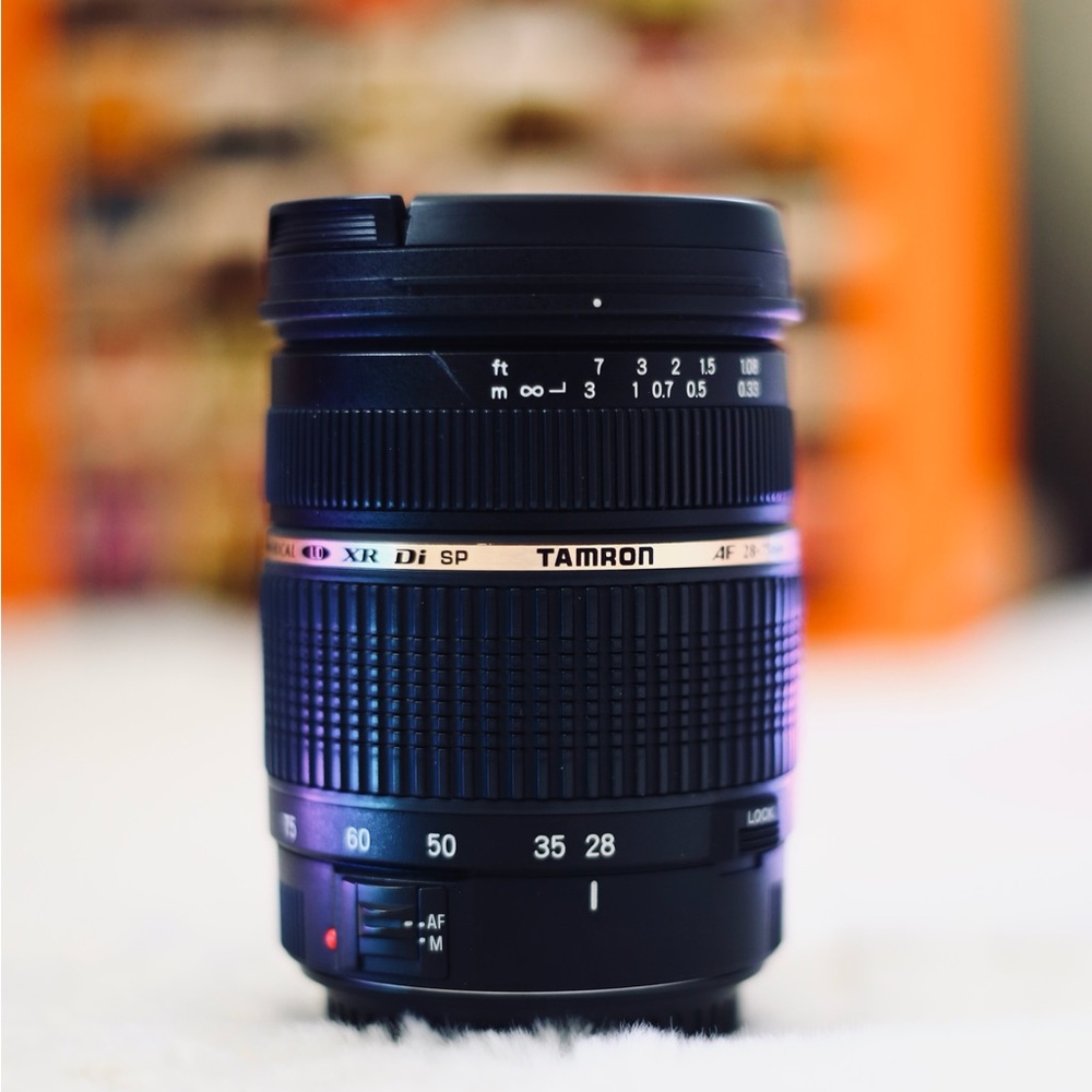 Black Zoom Lens for Cameras with Textured Grip